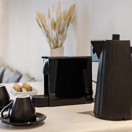 One Of One Oia (Santorini)